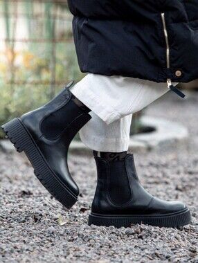 Ten Points Alina Chunky Black Chelsea Boots